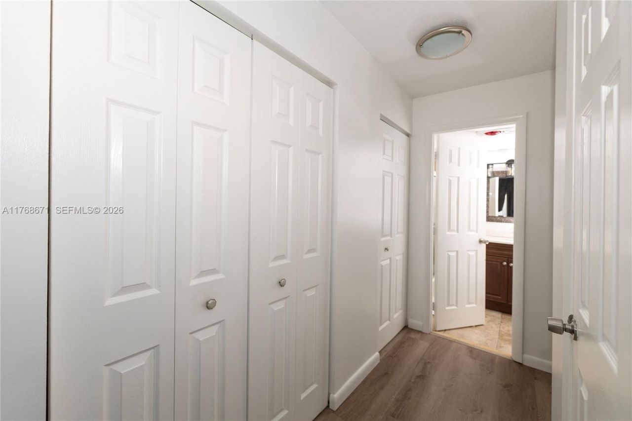 2750 NE 183rd St, Unit 1207, Aventura, FL 33160 Photo