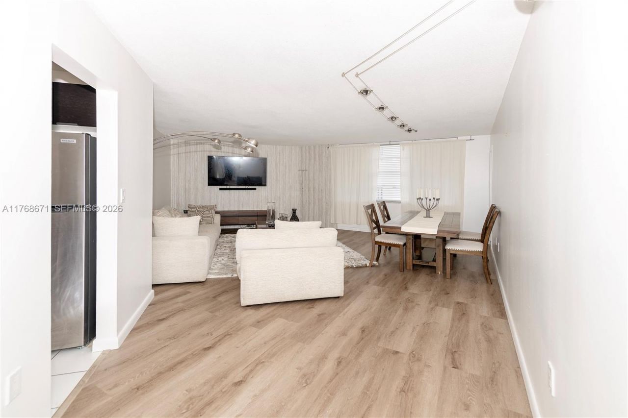 2750 NE 183rd St, Unit 1207, Aventura, FL 33160 Photo