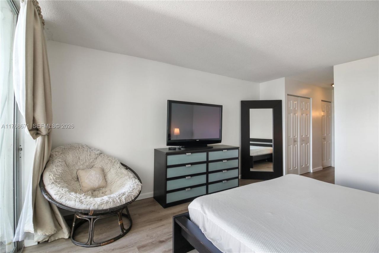 2750 NE 183rd St, Unit 1207, Aventura, FL 33160 Photo