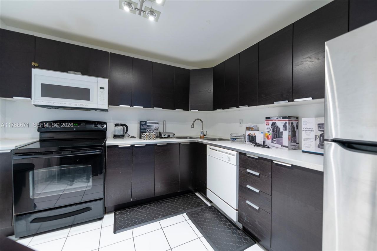 2750 NE 183rd St, Unit 1207, Aventura, FL 33160 Photo