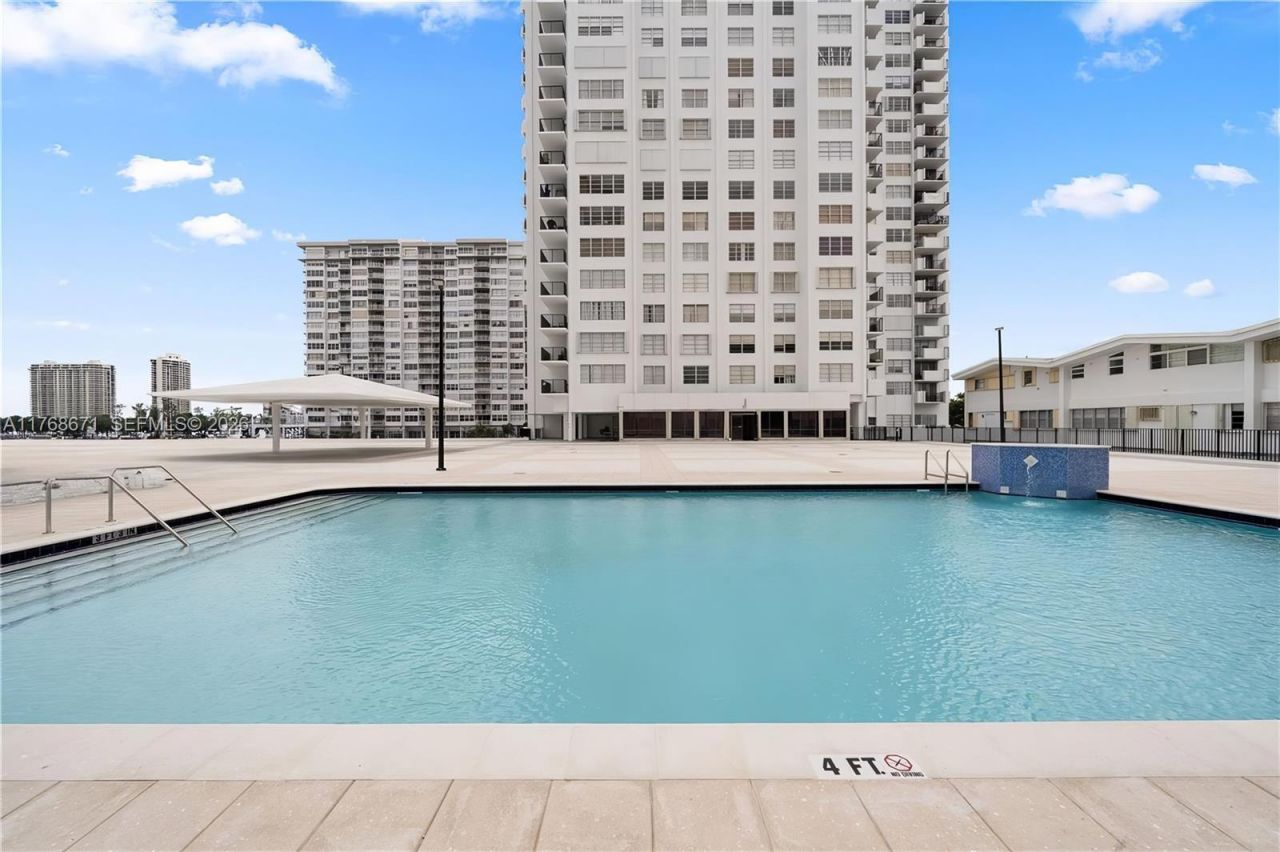 2750 NE 183rd St, Unit 1207, Aventura, FL 33160 Photo