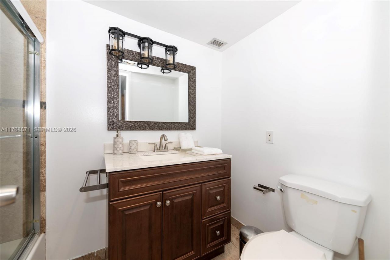 2750 NE 183rd St, Unit 1207, Aventura, FL 33160 Photo