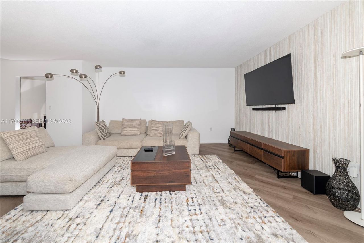 2750 NE 183rd St, Unit 1207, Aventura, FL 33160 Photo