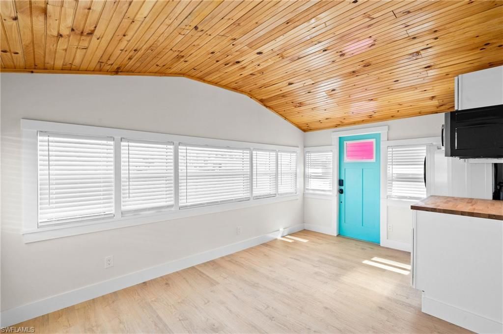 4760 Pine Island Rd Nw, Matlacha, FL 33993 Photo