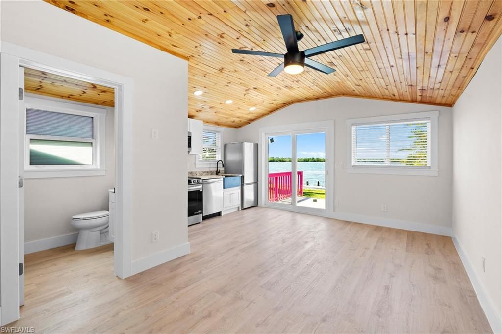 4760 Pine Island Rd Nw, Matlacha, FL 33993 Photo