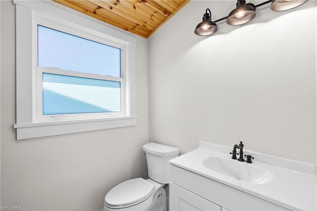 4760 Pine Island Rd Nw, Matlacha, FL 33993 Photo