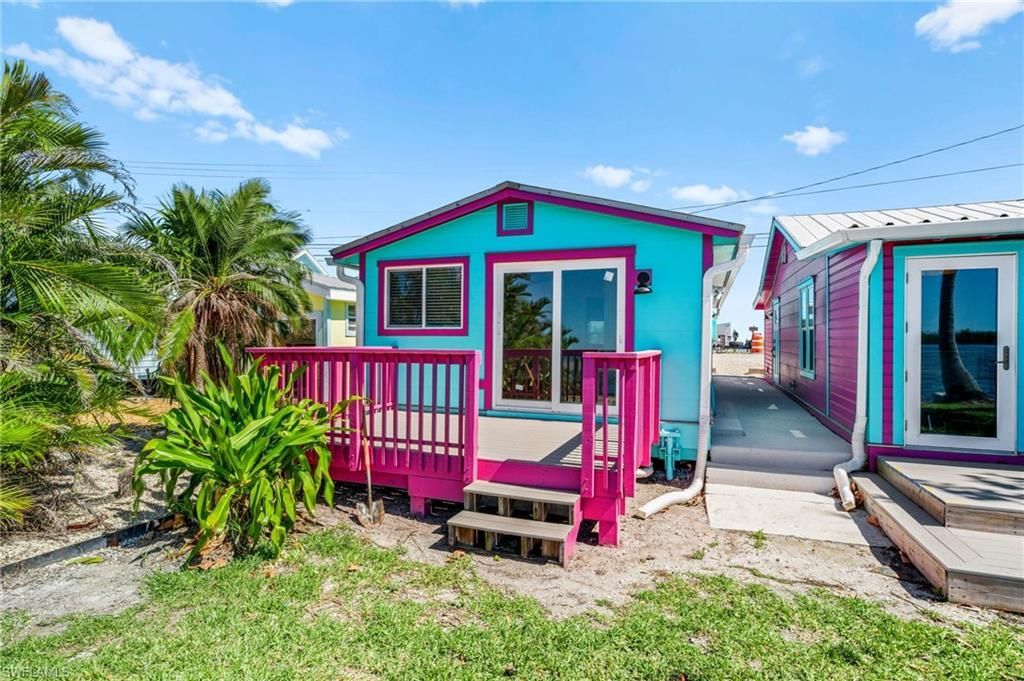 4760 Pine Island Rd Nw, Matlacha, FL 33993 Photo