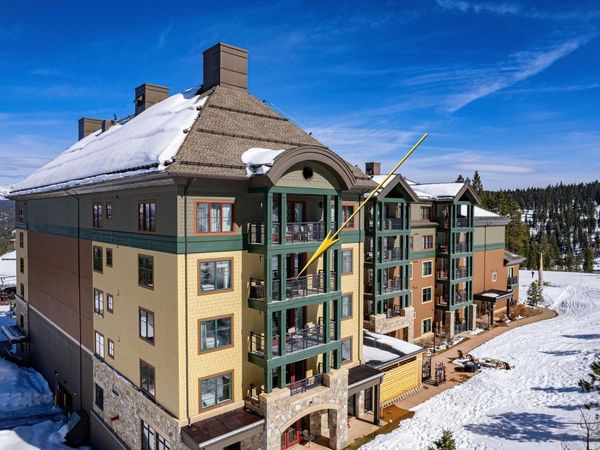 13051 Ritz Carlton Highlands Ct, Truckee, CA 96161