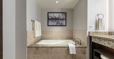 13051 Ritz Carlton Highlands Ct, Truckee, CA 96161 Photo