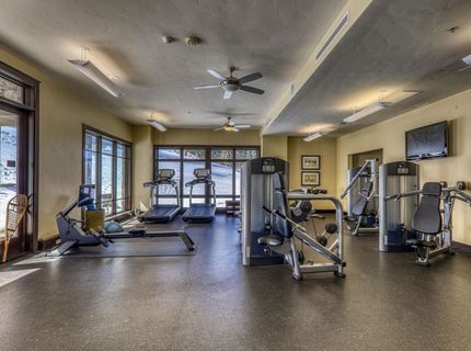 13051 Ritz Carlton Highlands Ct, Truckee, CA 96161 Photo
