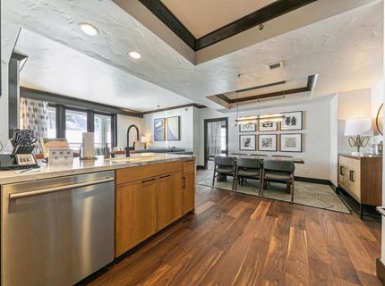 13051 Ritz Carlton Highlands Ct, Truckee, CA 96161 Photo
