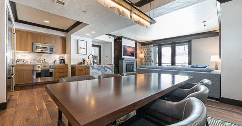 13051 Ritz Carlton Highlands Ct, Truckee, CA 96161 Photo