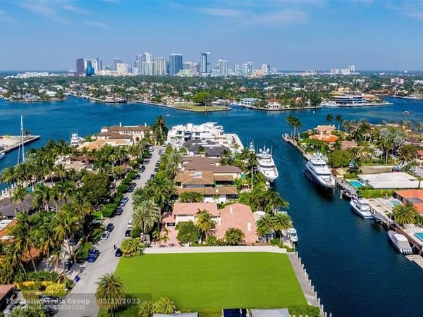 2455 Del Lago Dr, Fort Lauderdale, FL 33316