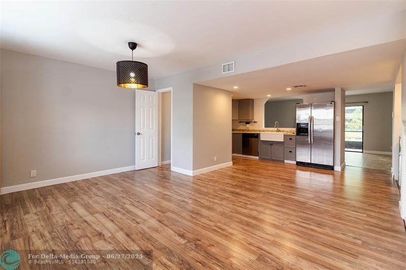 9417 NW 42nd St, Sunrise, FL 33351 Photo