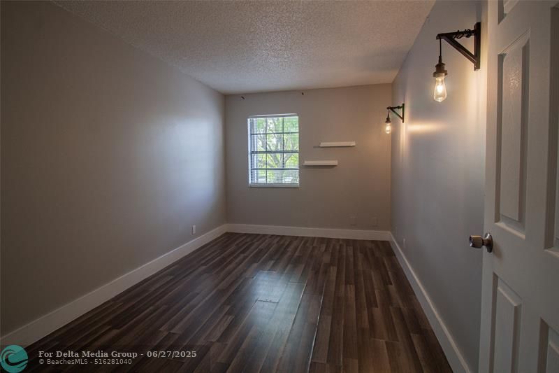 9417 NW 42nd St, Sunrise, FL 33351 Photo