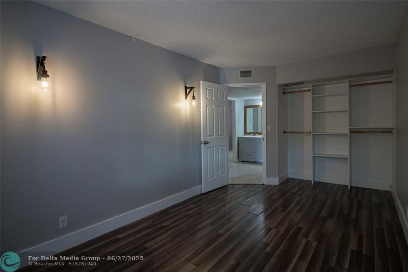 9417 NW 42nd St, Sunrise, FL 33351 Photo