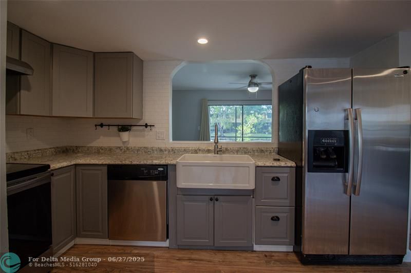 9417 NW 42nd St, Sunrise, FL 33351 Photo