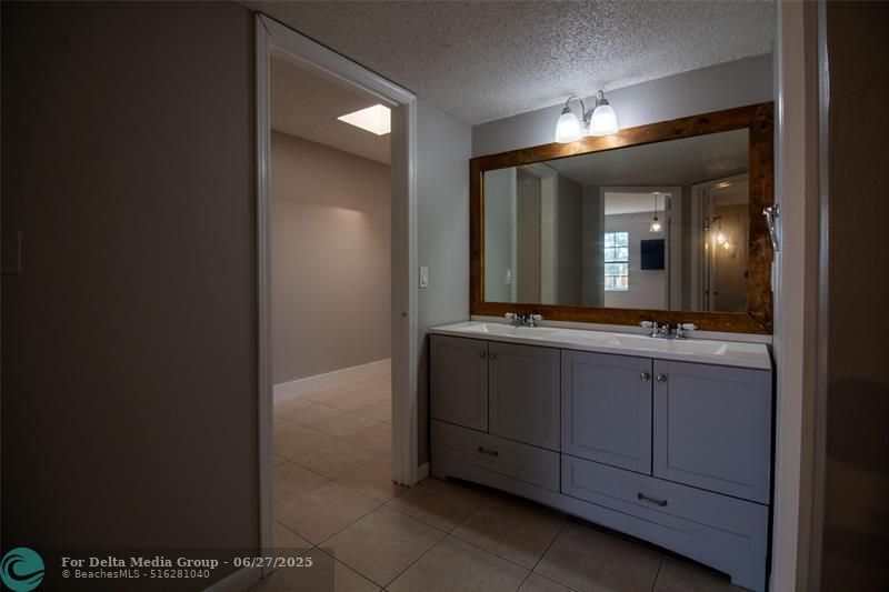 9417 NW 42nd St, Sunrise, FL 33351 Photo