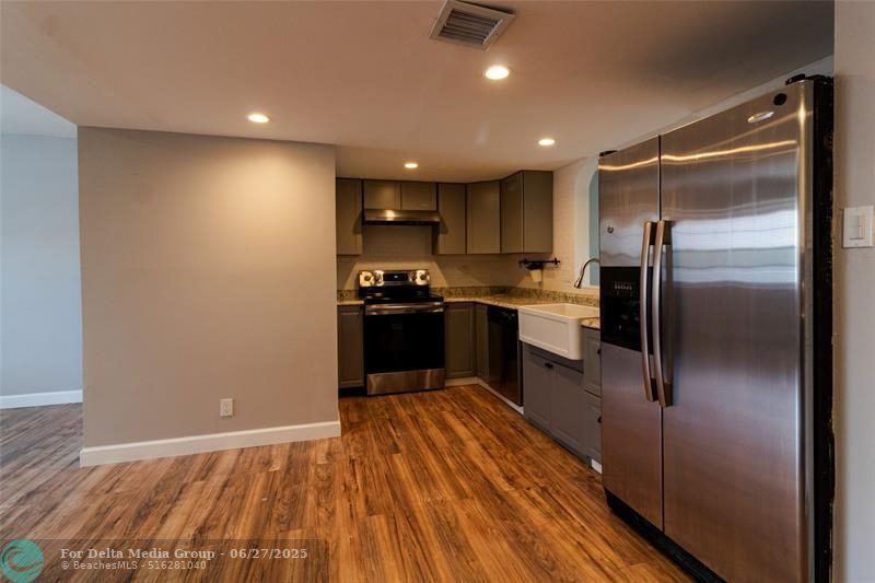 9417 NW 42nd St, Sunrise, FL 33351 Photo