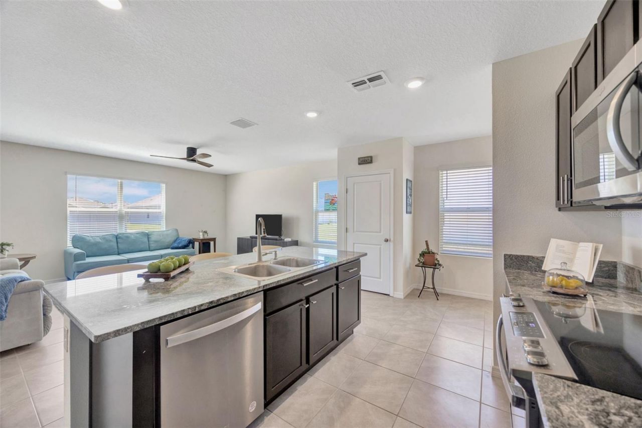 5758 Hollingworth Trail, Wesley Chapel, FL 33545 Photo