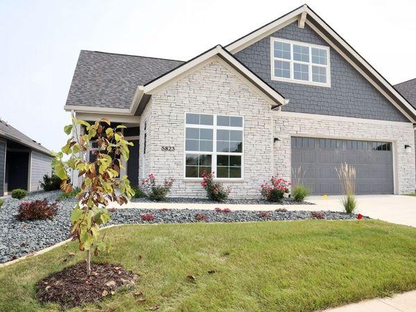 5823 NW 90th Street, Johnston, IA 50131