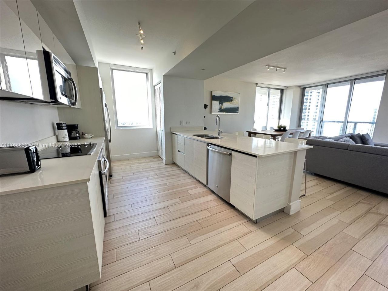 2600 E Hallandale Beach Blvd, Unit T2202, Hallandale Beach, FL 33009 Photo