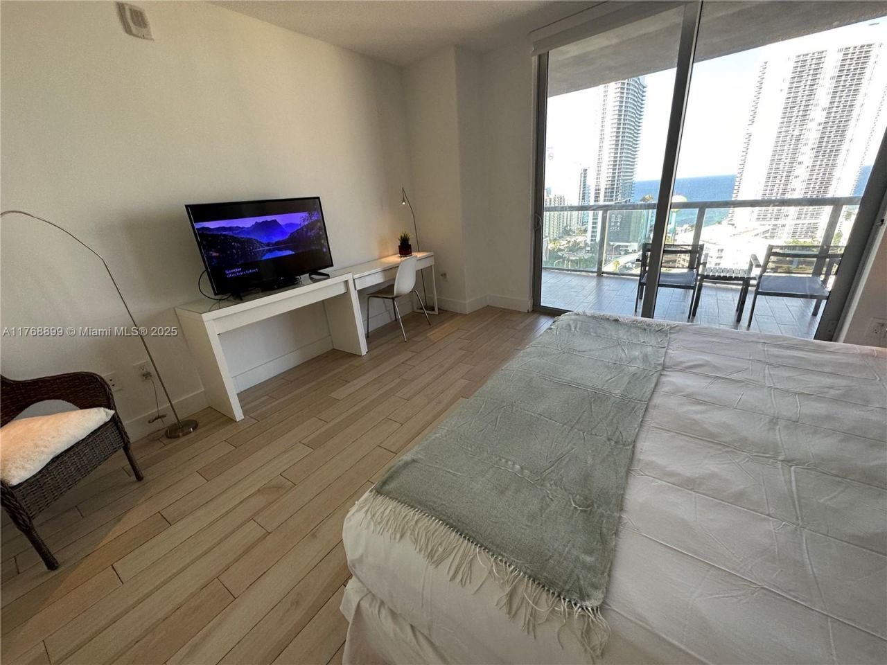 2600 E Hallandale Beach Blvd, Unit T2202, Hallandale Beach, FL 33009 Photo