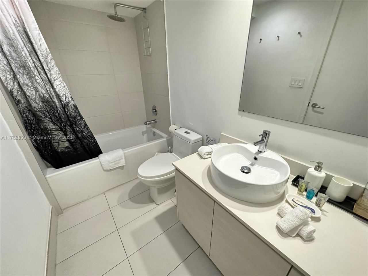 2600 E Hallandale Beach Blvd, Unit T2202, Hallandale Beach, FL 33009 Photo