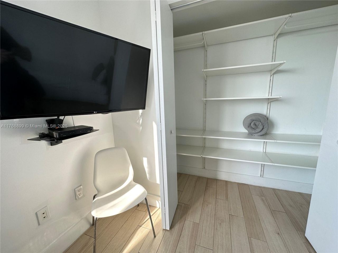 2600 E Hallandale Beach Blvd, Unit T2202, Hallandale Beach, FL 33009 Photo