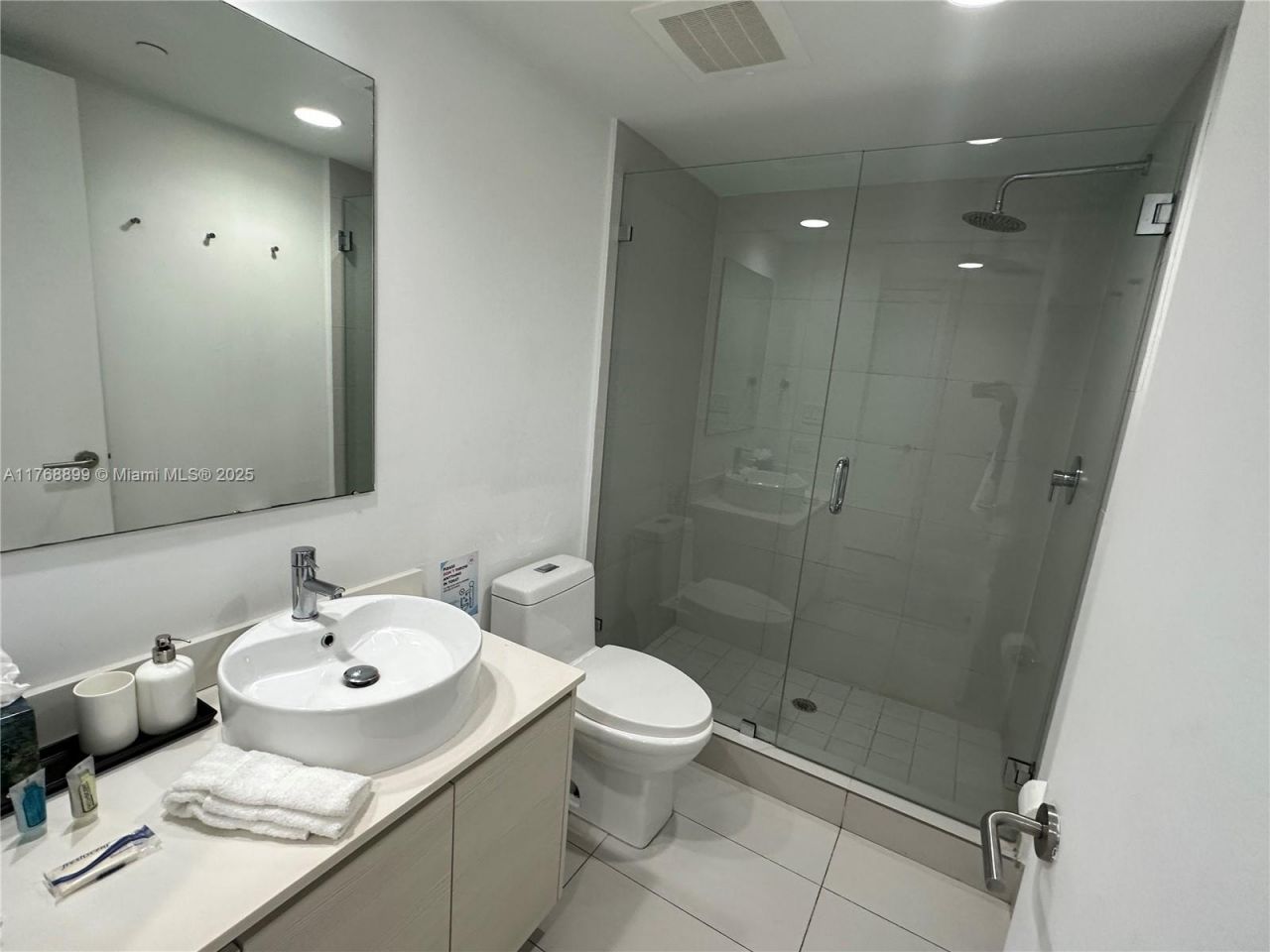 2600 E Hallandale Beach Blvd, Unit T2202, Hallandale Beach, FL 33009 Photo