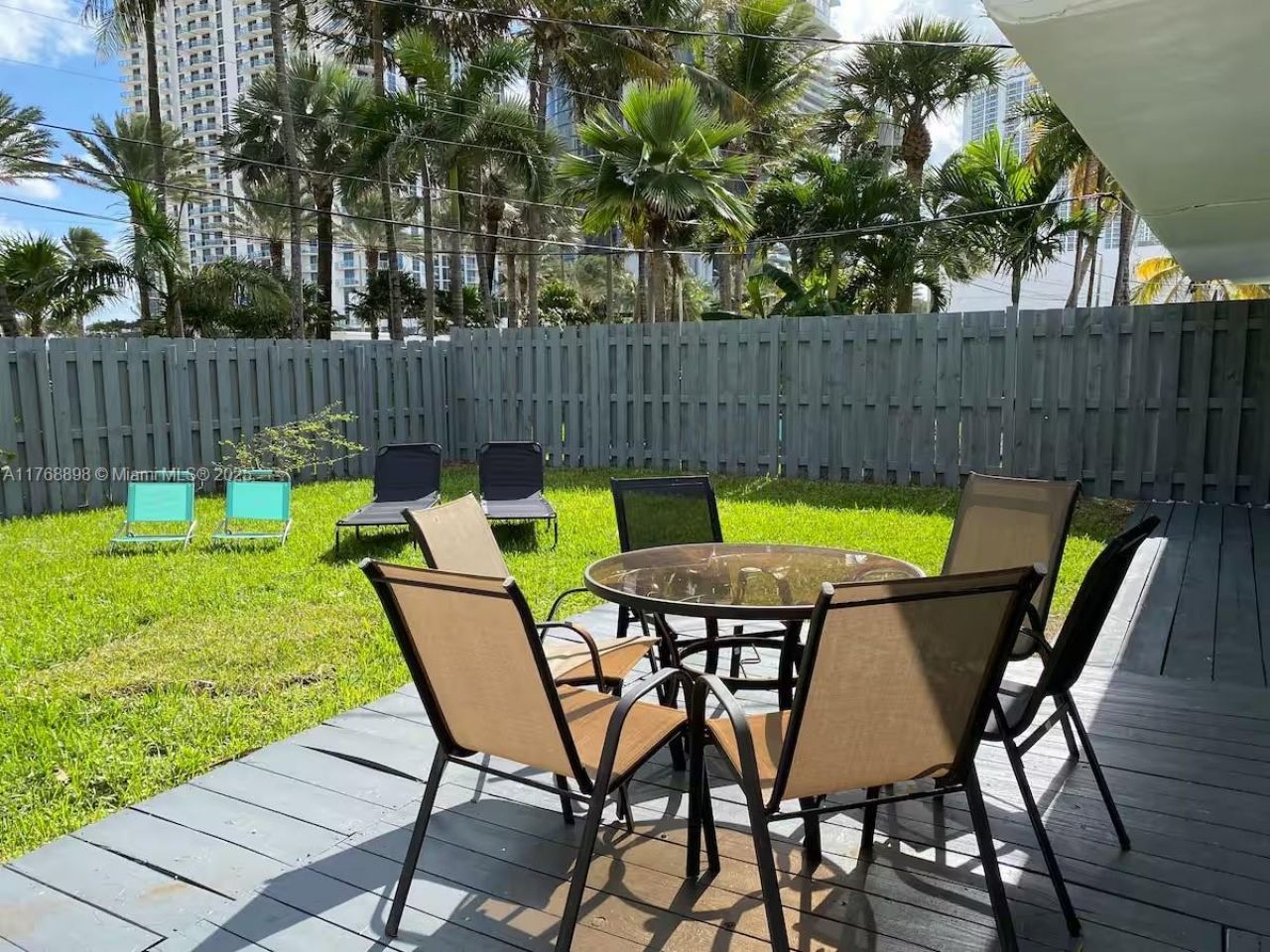 18815 Atlantic Blvd, Sunny Isles Beach, FL 33160 Photo