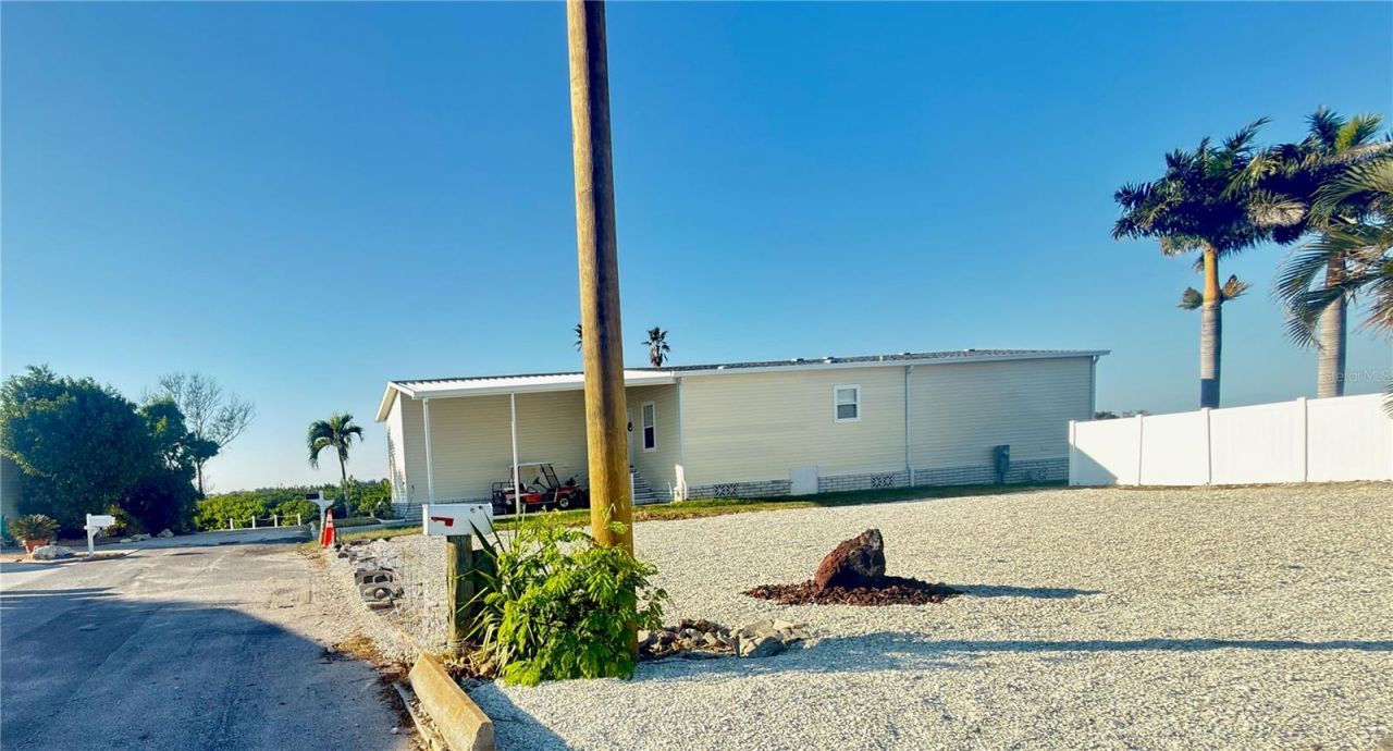 2858 Trinidad Way, Palmetto, FL 34221 Photo
