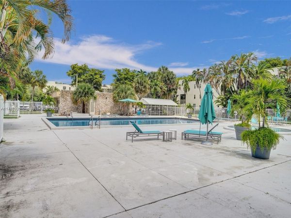 20301 NE 30th Ave, Unit 122-5, Aventura, FL 33180