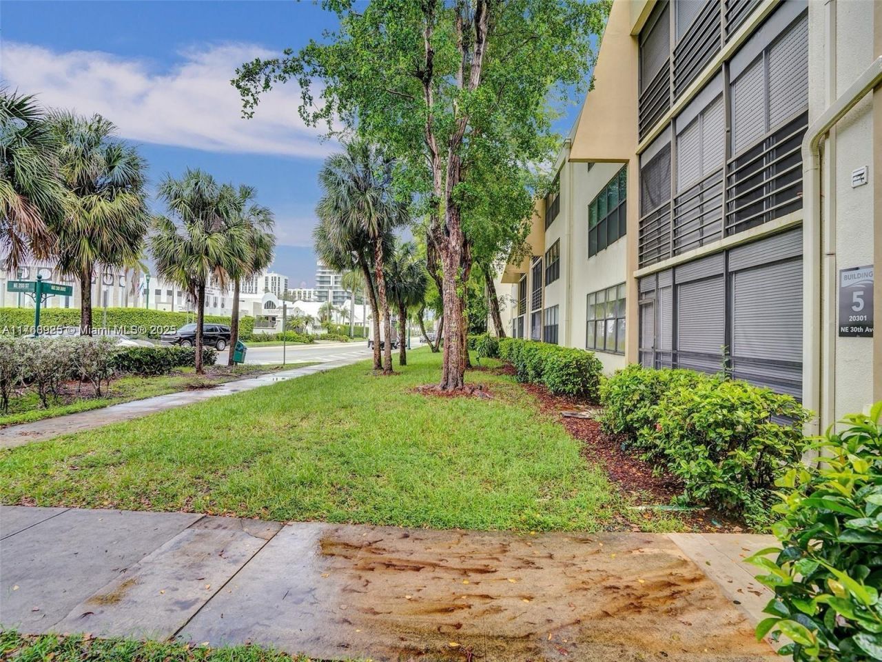 20301 NE 30th Ave, Unit 122-5, Aventura, FL 33180 Photo