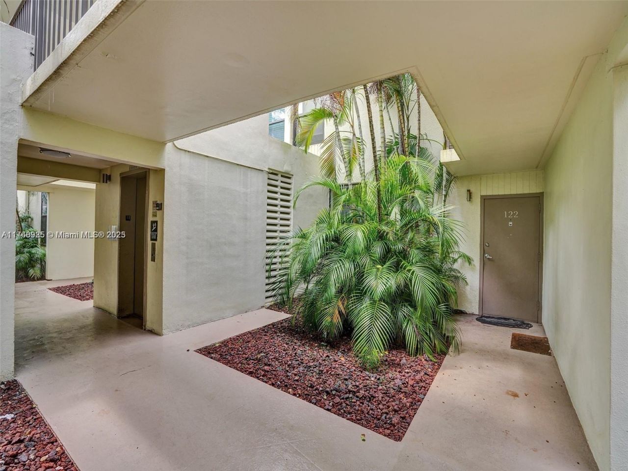 20301 NE 30th Ave, Unit 122-5, Aventura, FL 33180 Photo