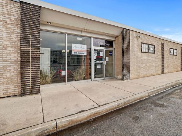 8057 N Milwaukee Avenue, Niles, IL 60714