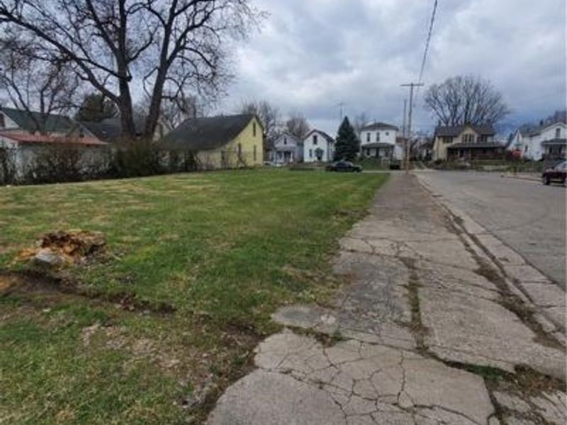 453 E Pleasant Street, Springfield, OH 45505 Photo 4