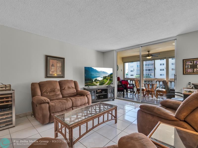 1001 NE 14th Avenue, Unit 303, Hallandale Beach, FL 33009 Photo
