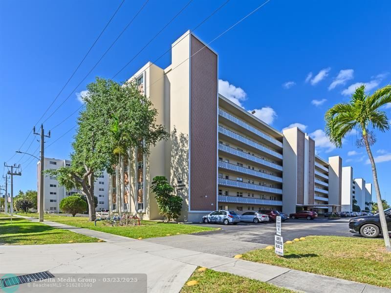 1001 NE 14th Avenue, Unit 303, Hallandale Beach, FL 33009 Photo