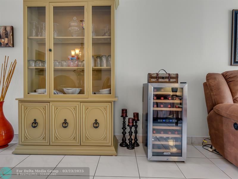 1001 NE 14th Avenue, Unit 303, Hallandale Beach, FL 33009 Photo