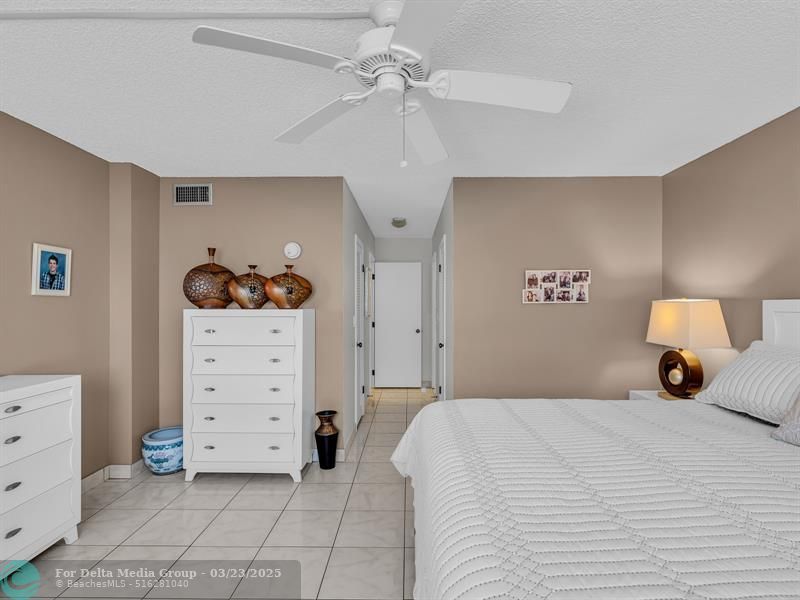 1001 NE 14th Avenue, Unit 303, Hallandale Beach, FL 33009 Photo
