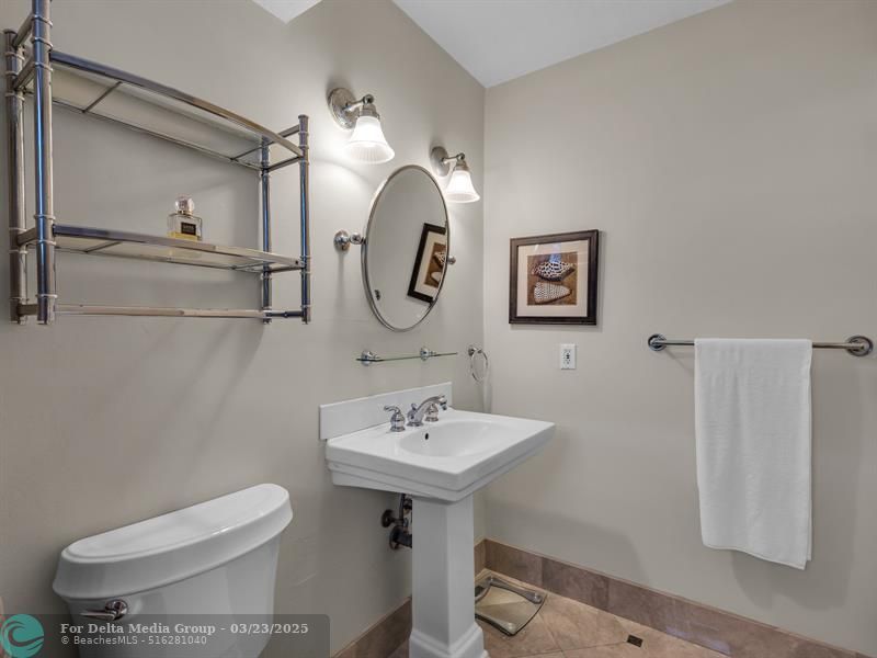 1001 NE 14th Avenue, Unit 303, Hallandale Beach, FL 33009 Photo