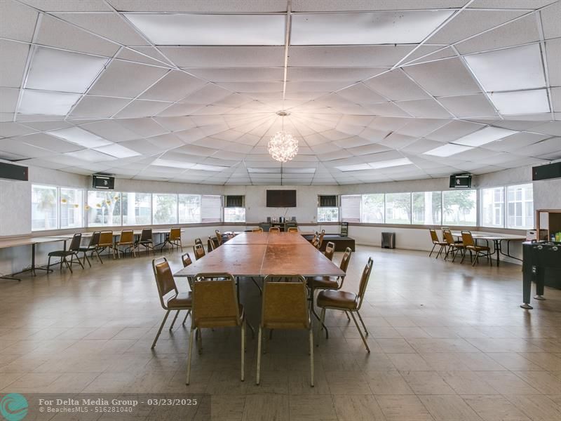 1001 NE 14th Avenue, Unit 303, Hallandale Beach, FL 33009 Photo