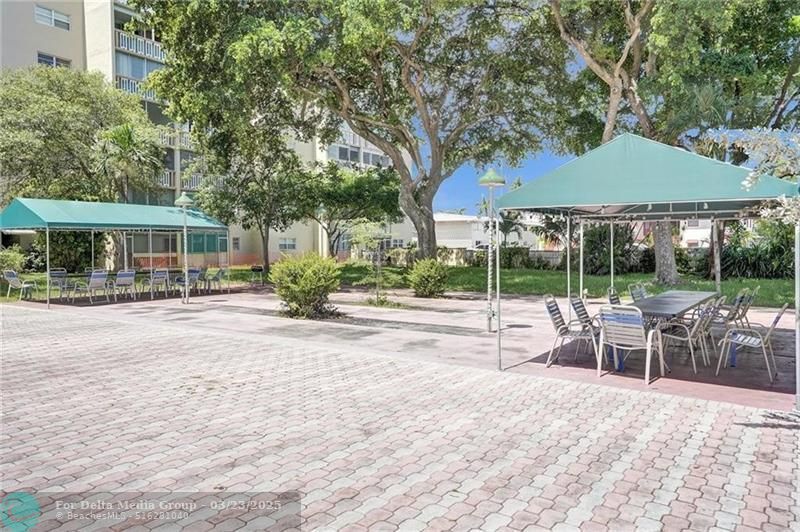 1001 NE 14th Avenue, Unit 303, Hallandale Beach, FL 33009 Photo