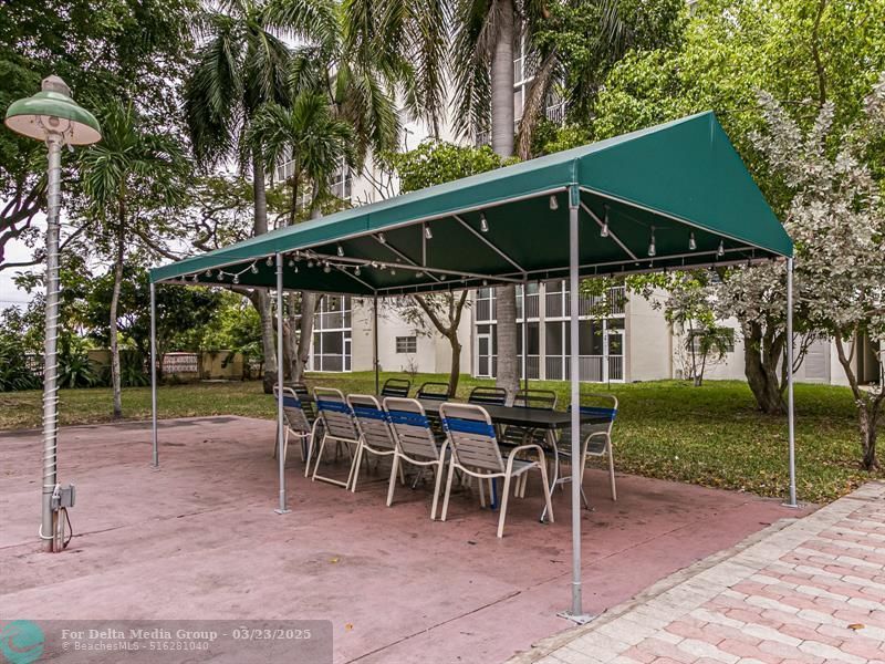 1001 NE 14th Avenue, Unit 303, Hallandale Beach, FL 33009 Photo