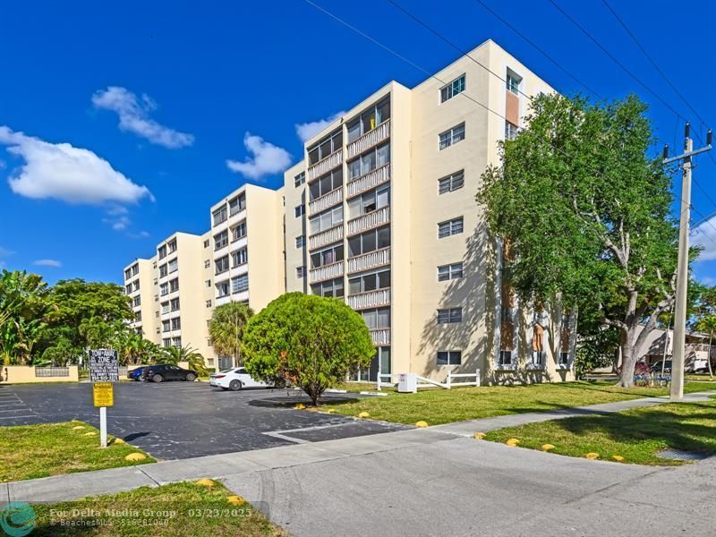 1001 NE 14th Avenue, Unit 303, Hallandale Beach, FL 33009 Photo