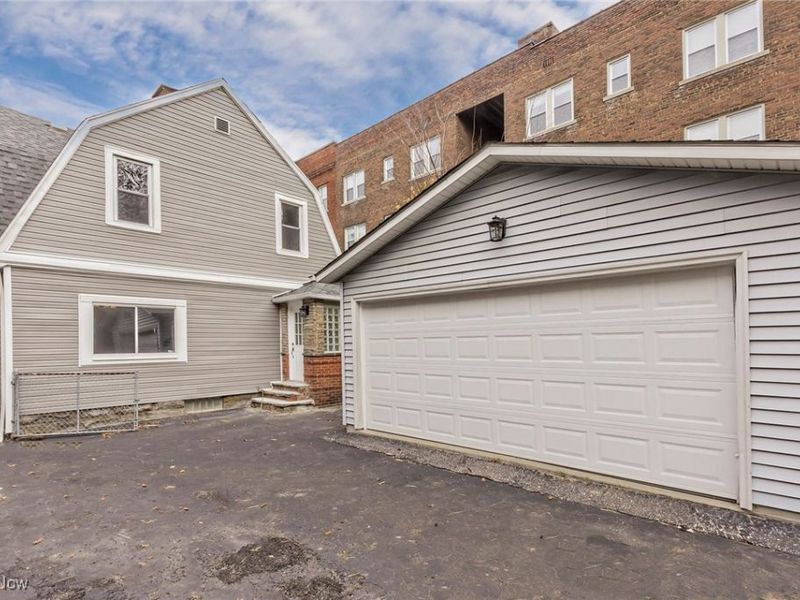 2640 Mayfield Road, Cleveland, OH 44106 Photo 3