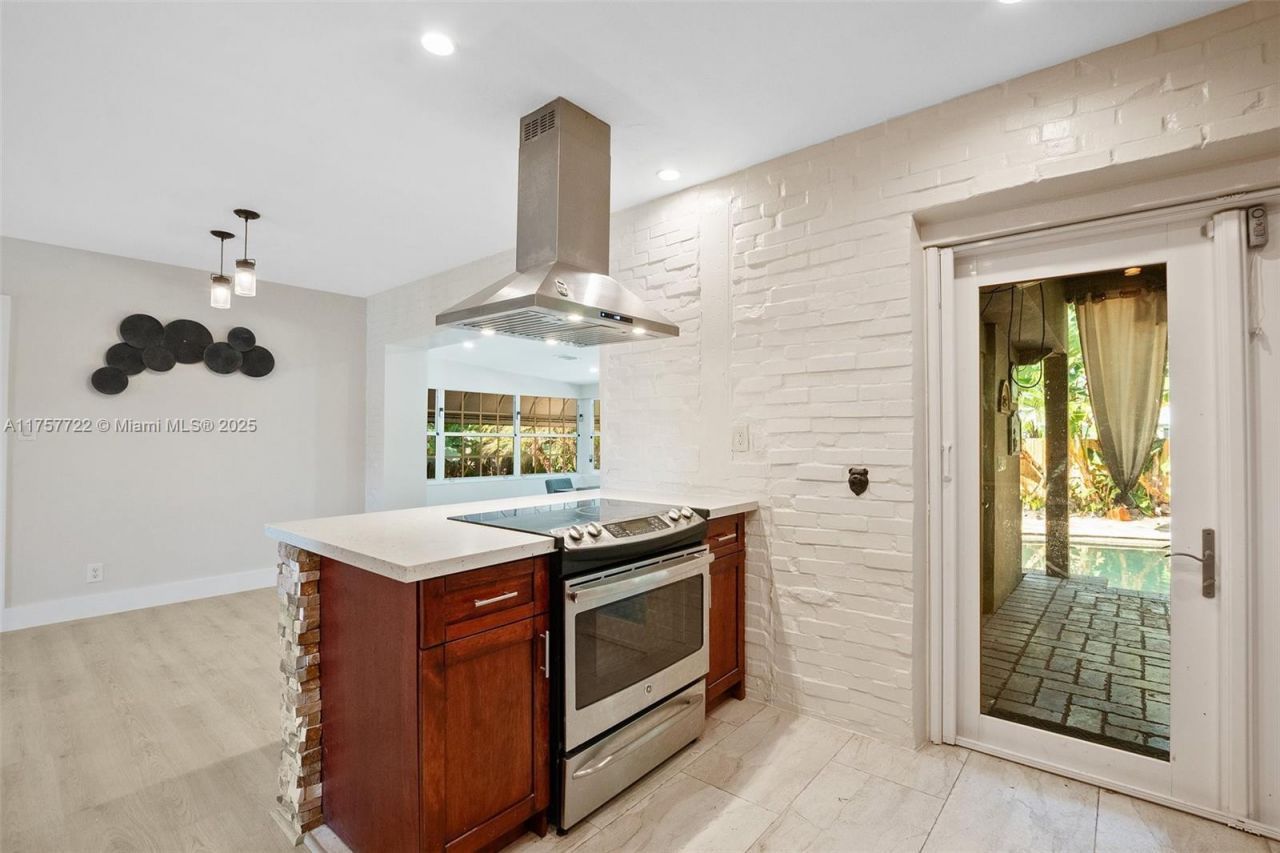 2725 NE 21st Ave, Fort Lauderdale, FL 33306 Photo