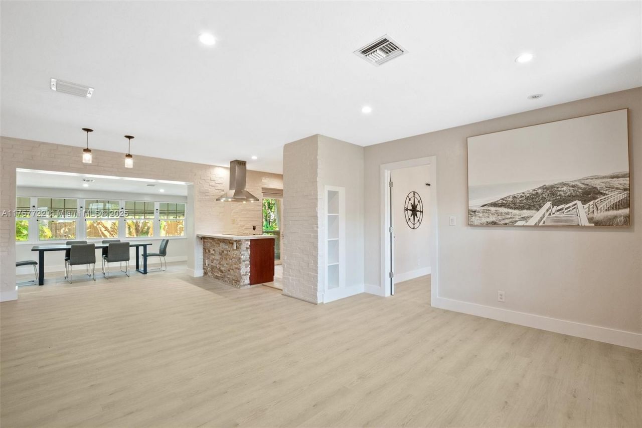 2725 NE 21st Ave, Fort Lauderdale, FL 33306 Photo