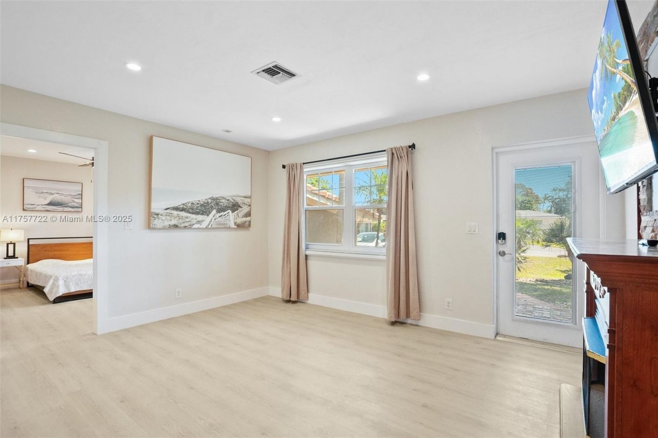 2725 NE 21st Ave, Fort Lauderdale, FL 33306 Photo